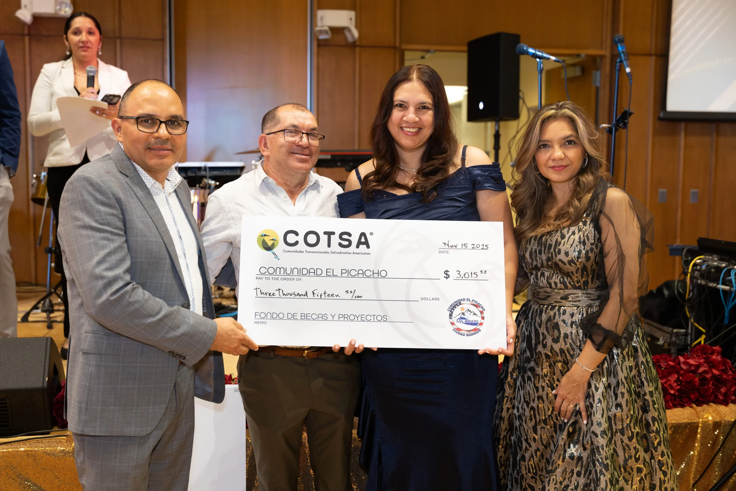 Gala COTSA Entrega de Checks -6_result